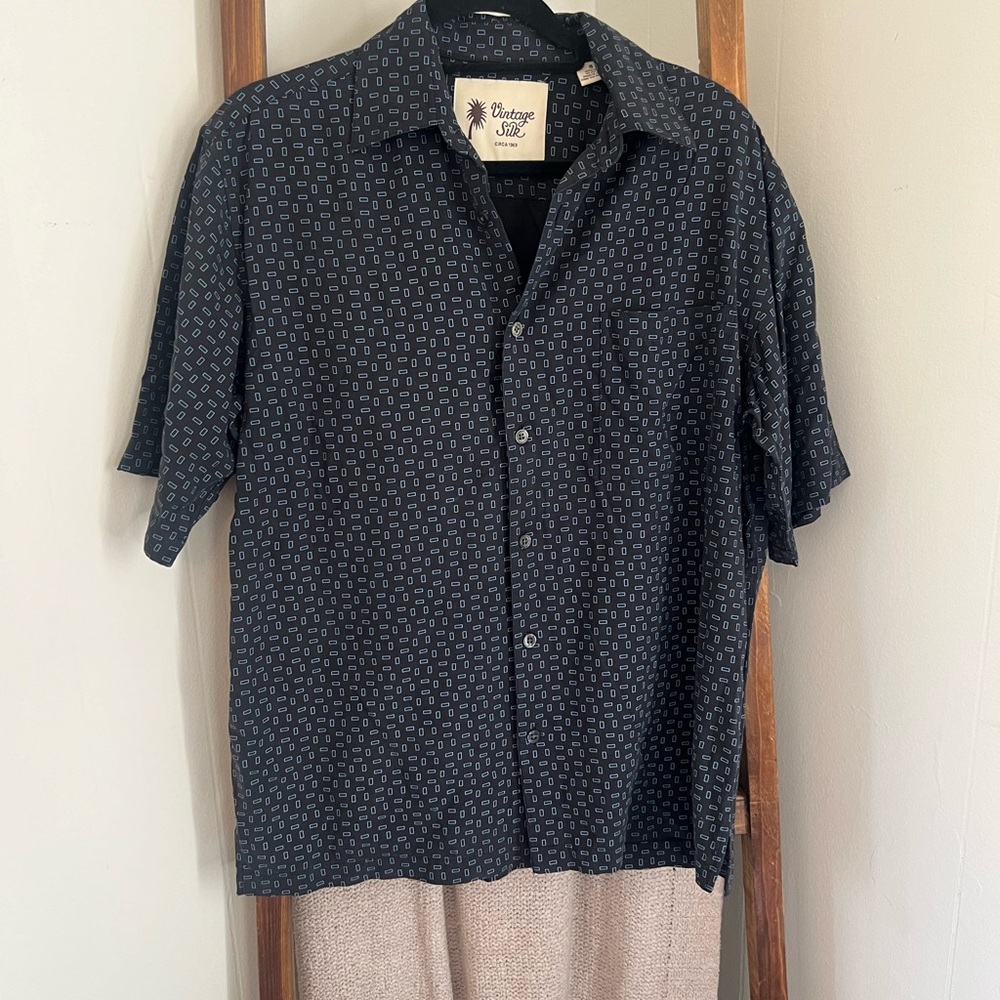 Vintage 100% Silk Mens Patterned Shirt
